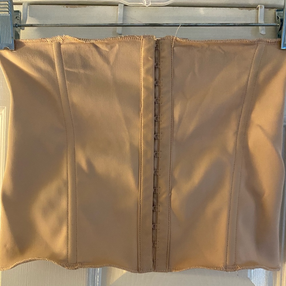 SKIMS waist trainer/shaper